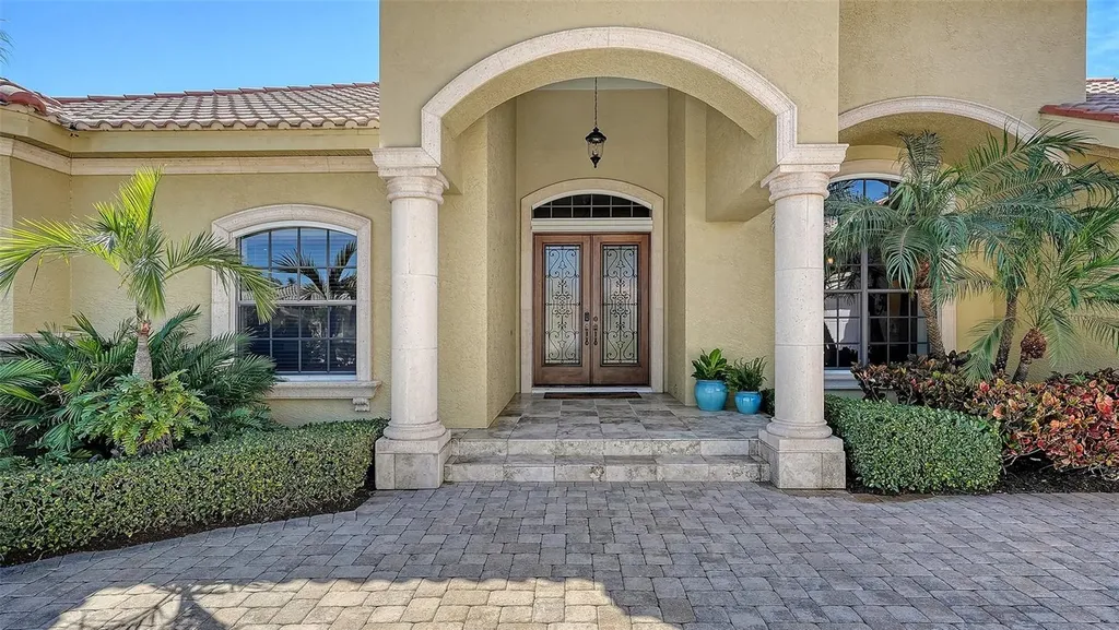 8864 Enclave Court, Sarasota FL 34238, MLS# A4678439 | Michael