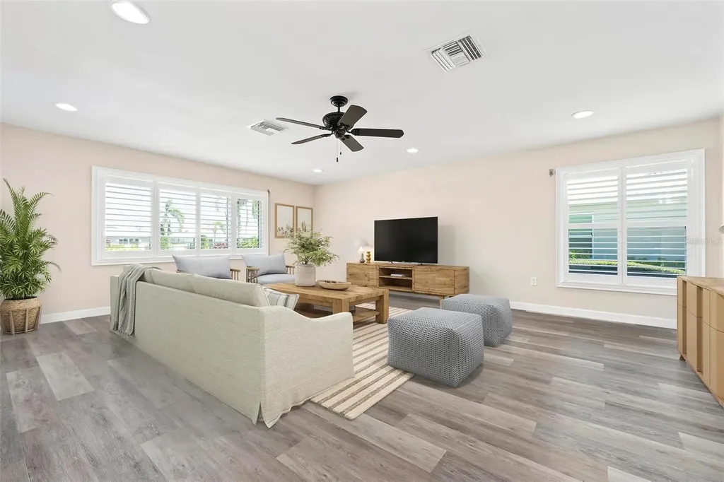 6902 8th Avenue W Bradenton FL 34209