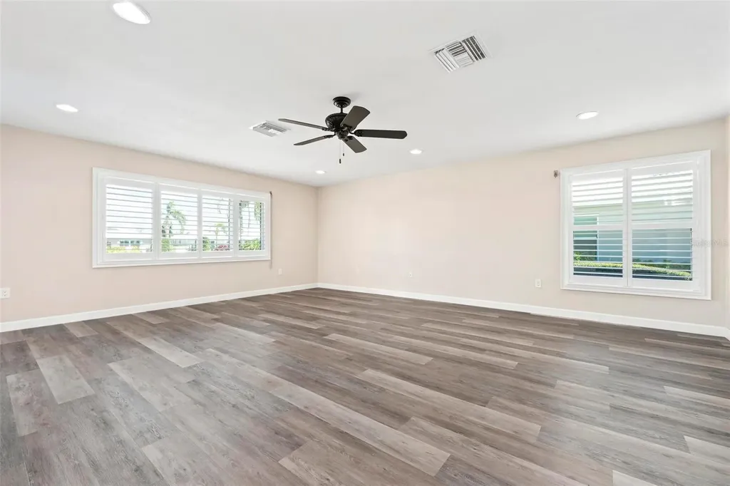 6902 8th Avenue W Bradenton FL 34209