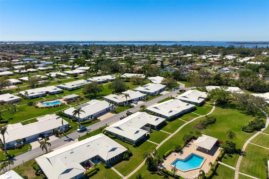 6902 8th Avenue W Bradenton FL 34209