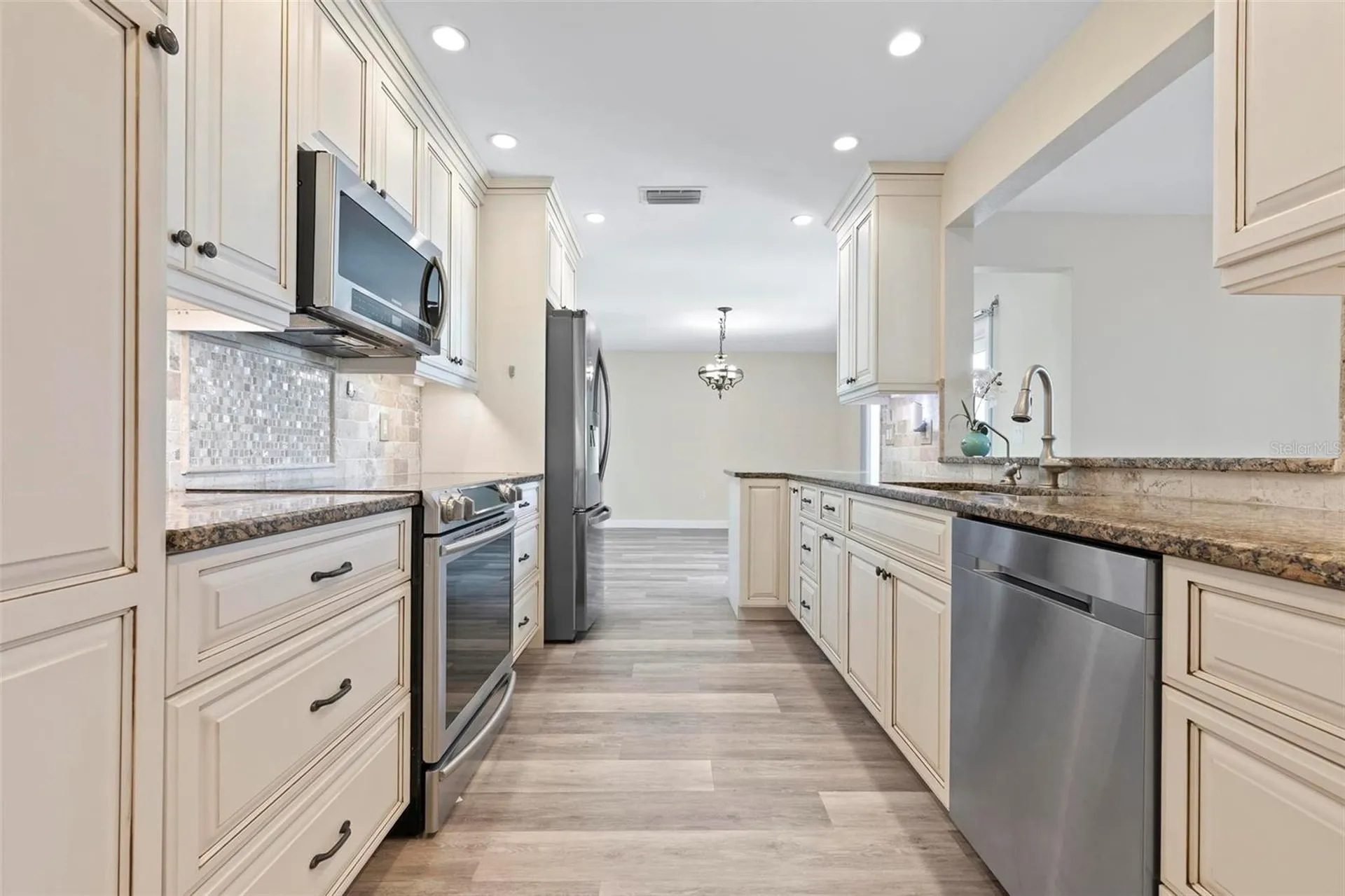 6902 8th Avenue W Bradenton FL 34209