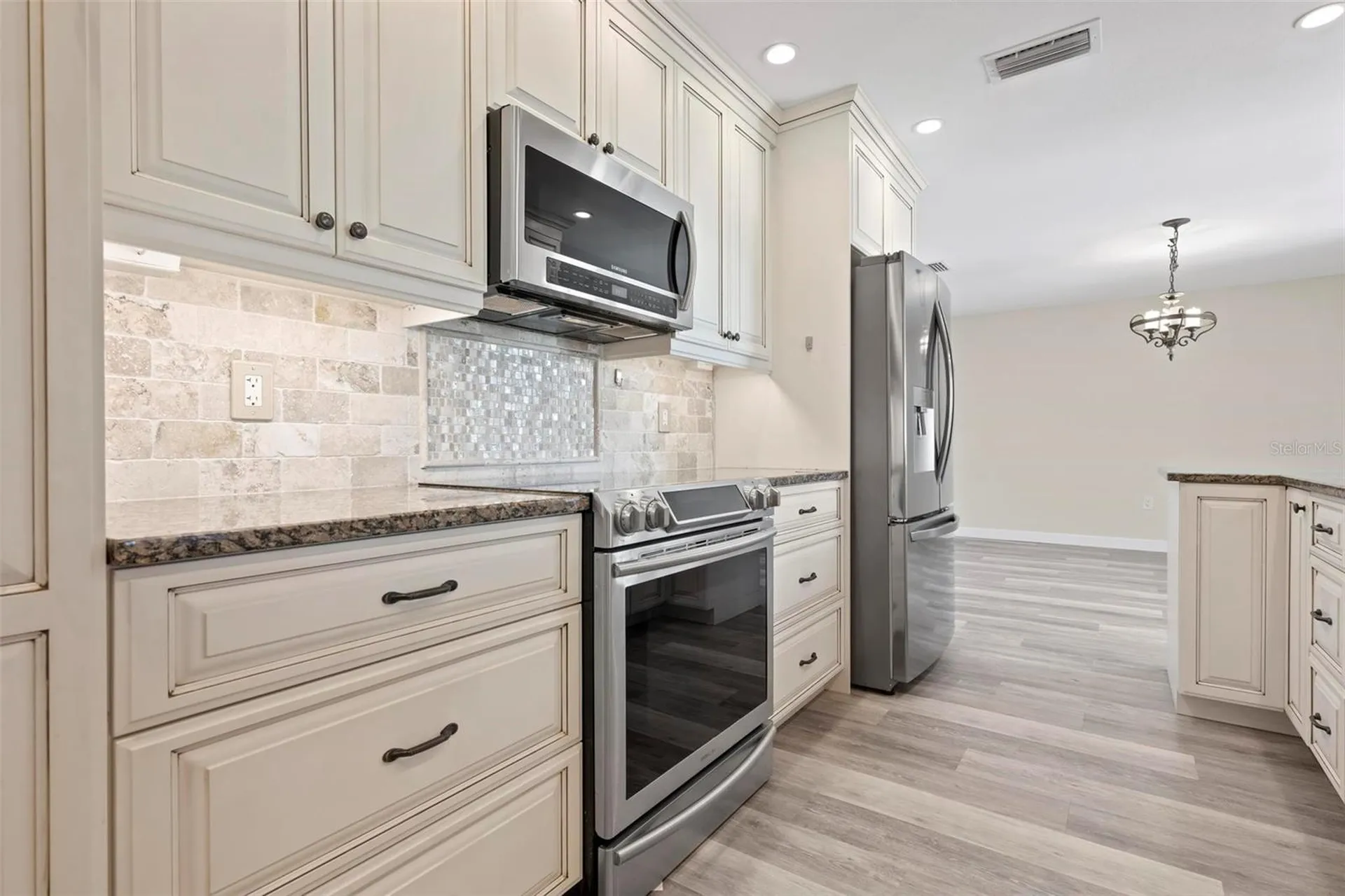6902 8th Avenue W Bradenton FL 34209