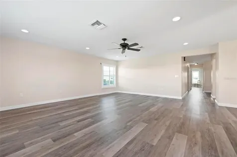 6902 8th Avenue W Bradenton FL 34209