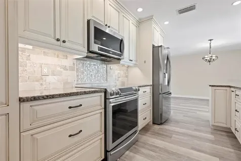 6902 8th Avenue W Bradenton FL 34209