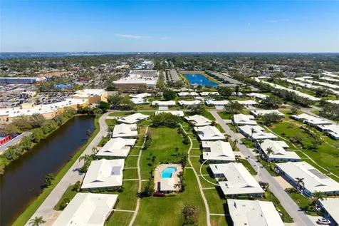 6902 8th Avenue W Bradenton FL 34209