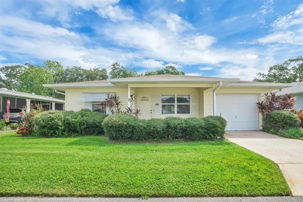 4938 Colonnades Circle E Lakeland FL 33811