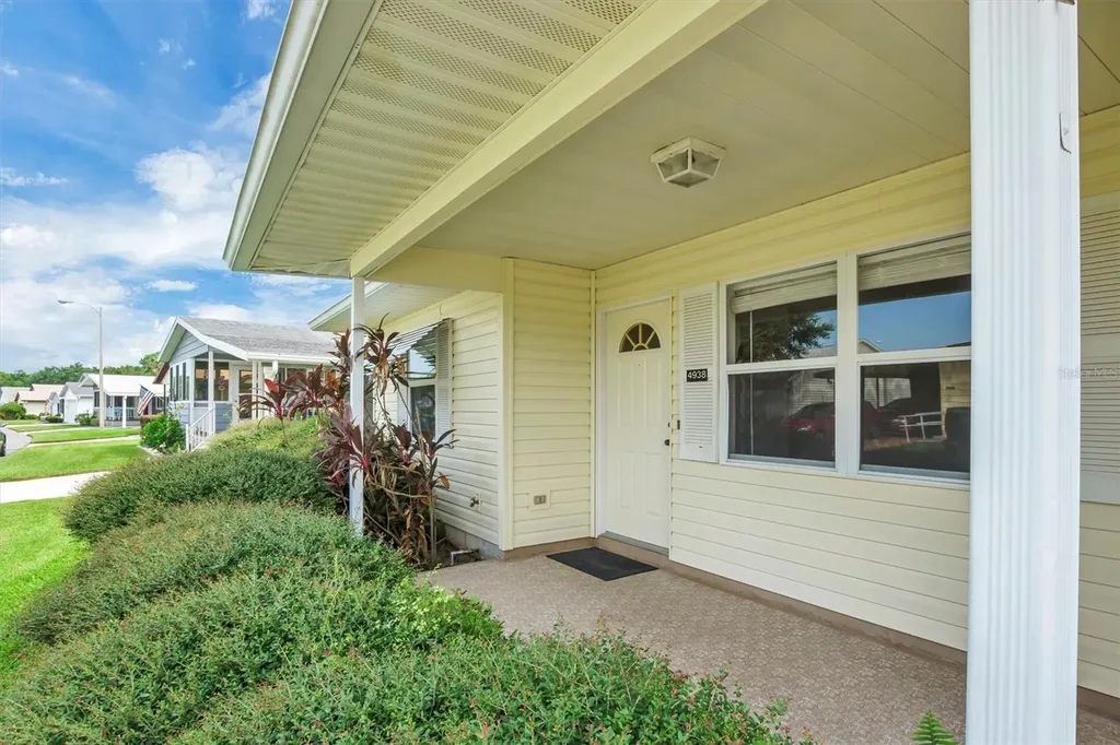 4938 Colonnades Circle E Lakeland FL 33811