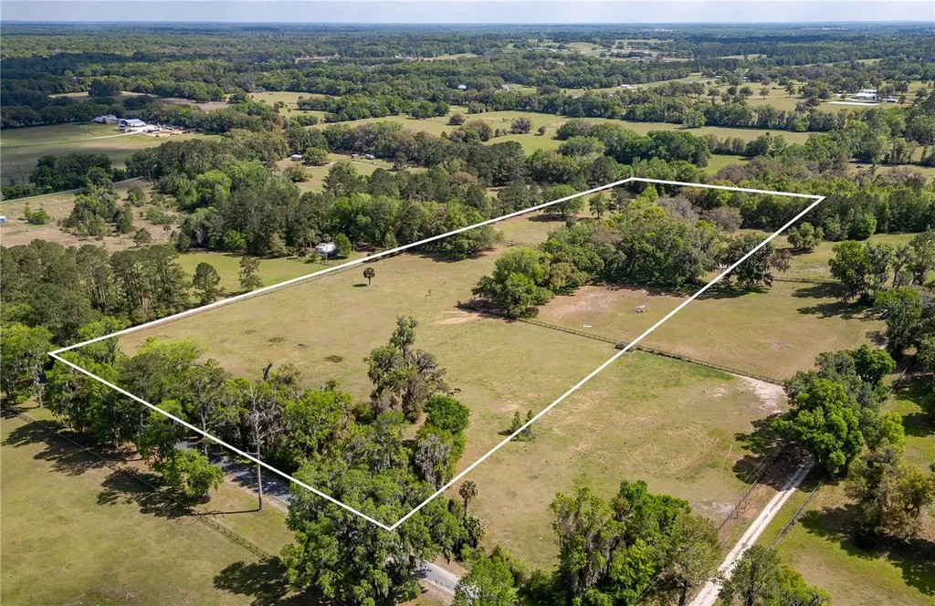 6124 NW 160th Street Reddick FL 32686