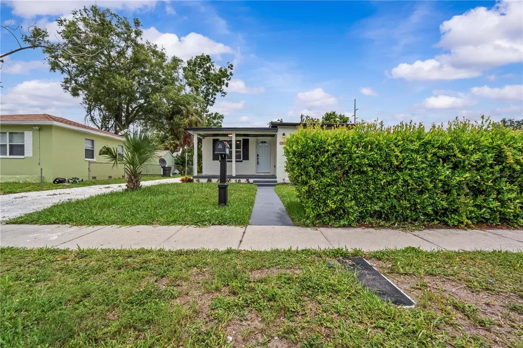 2465 16th Avenue S St Petersburg FL 33712