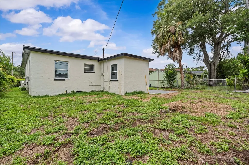 2465 16th Avenue S St Petersburg FL 33712