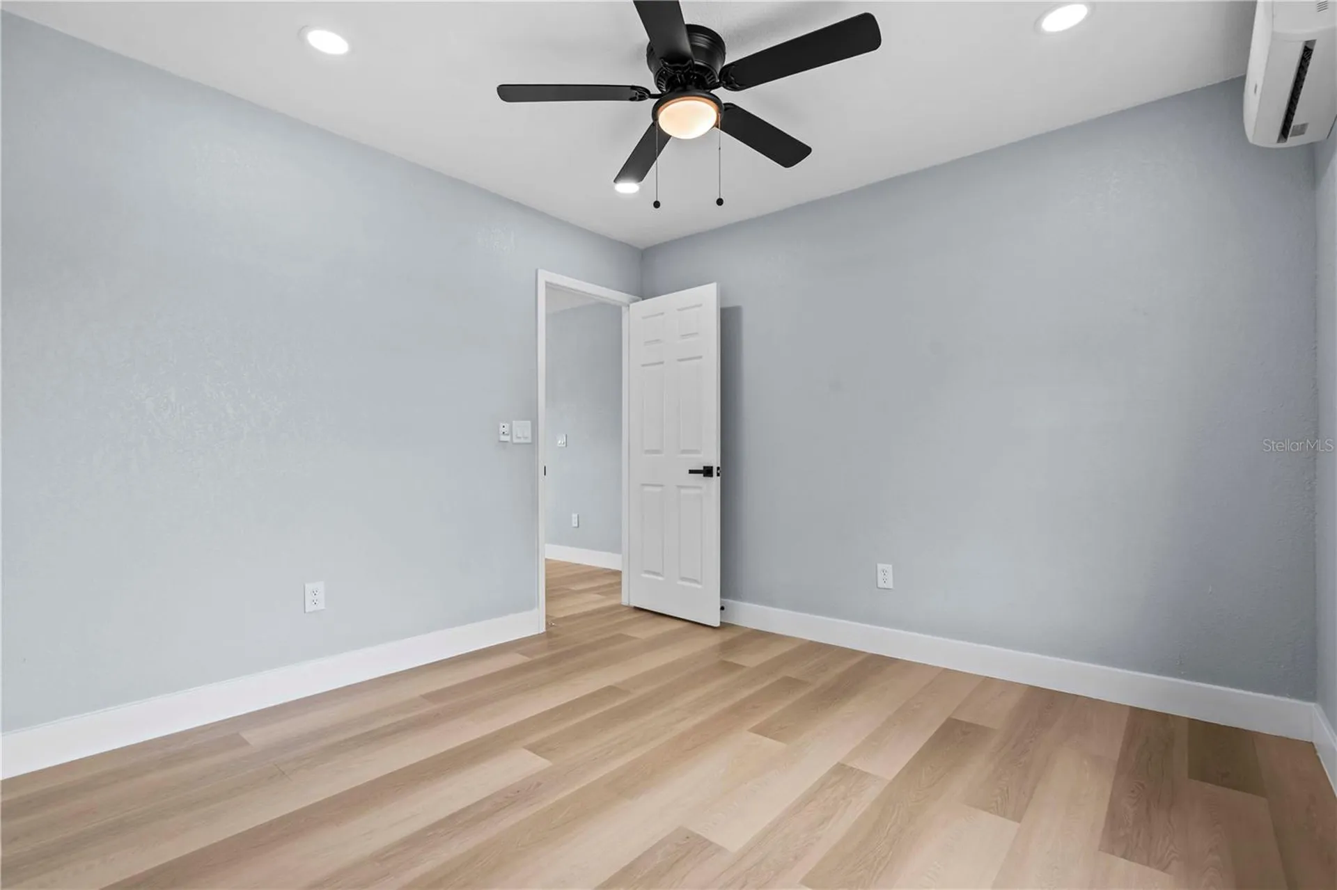 2465 16th Avenue S St Petersburg FL 33712