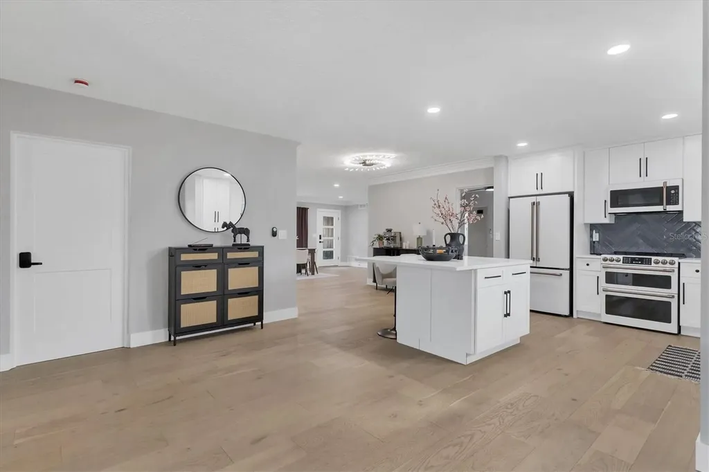 2242 Sunnyside Lane Sarasota FL 34239