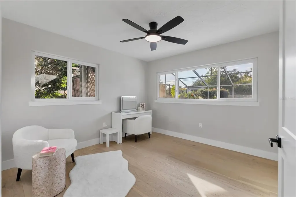 2242 Sunnyside Lane Sarasota FL 34239
