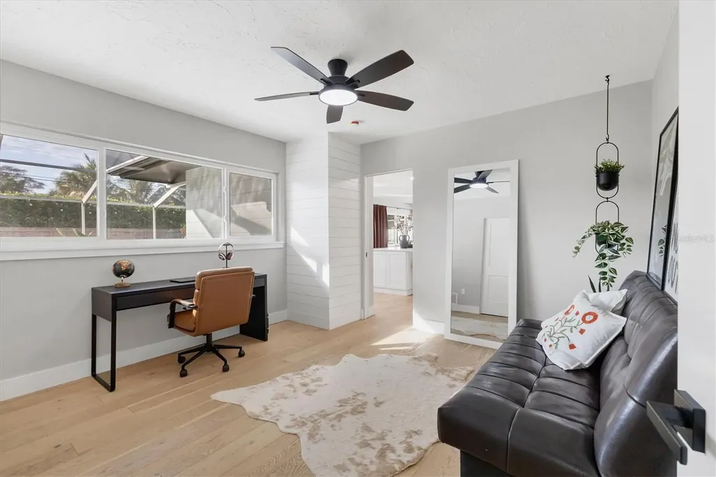 2242 Sunnyside Lane Sarasota FL 34239