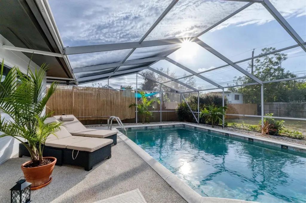 2242 Sunnyside Lane Sarasota FL 34239