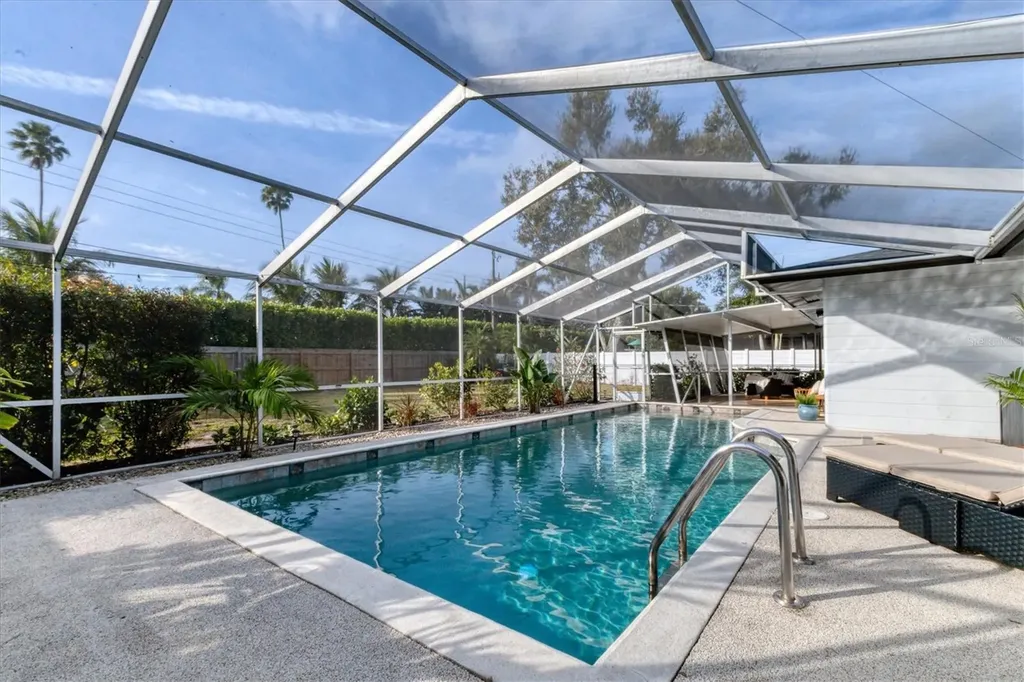 2242 Sunnyside Lane Sarasota FL 34239