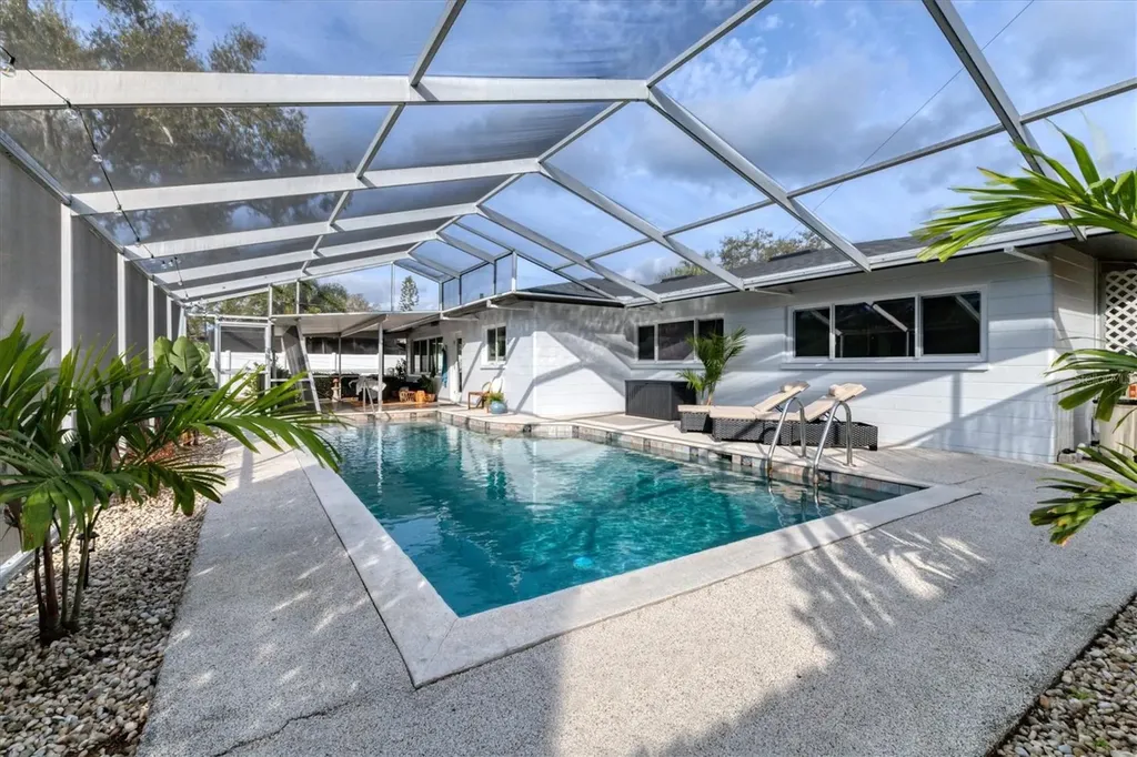 2242 Sunnyside Lane Sarasota FL 34239