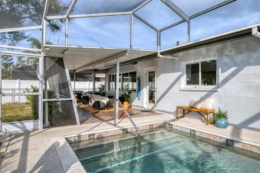 2242 Sunnyside Lane Sarasota FL 34239