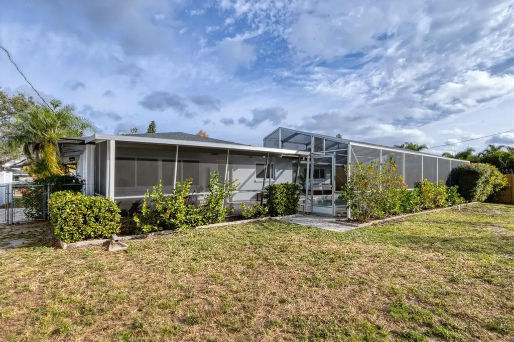 2242 Sunnyside Lane Sarasota FL 34239