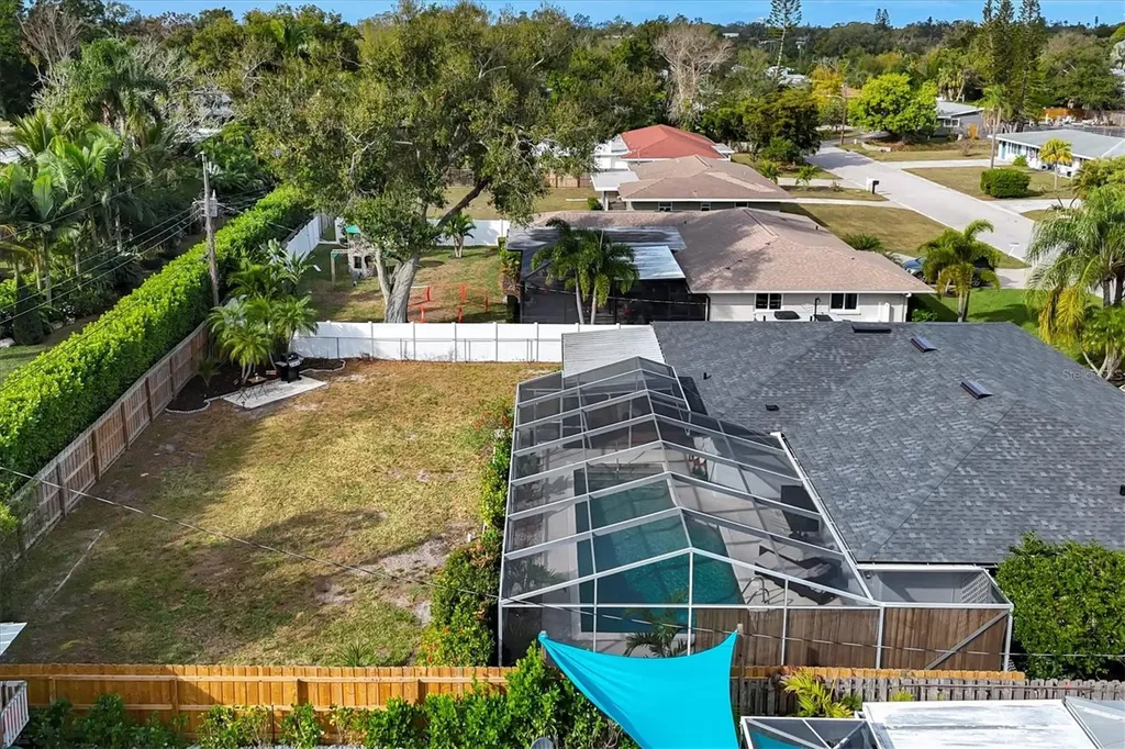 2242 Sunnyside Lane Sarasota FL 34239