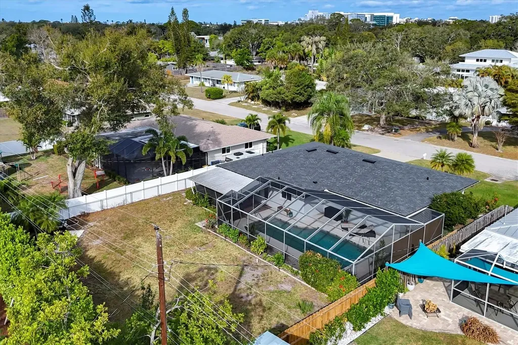 2242 Sunnyside Lane Sarasota FL 34239