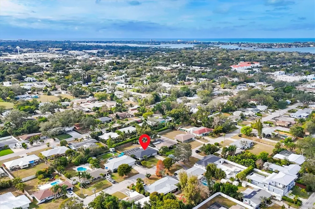 2242 Sunnyside Lane Sarasota FL 34239