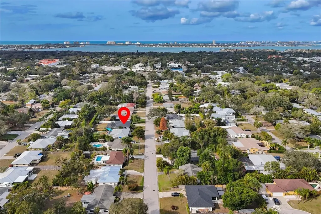 2242 Sunnyside Lane Sarasota FL 34239