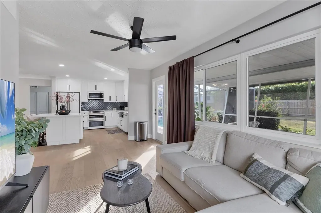 2242 Sunnyside Lane Sarasota FL 34239