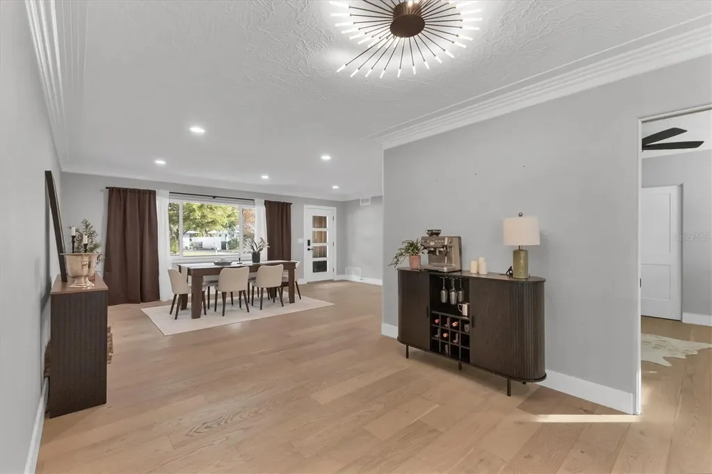 2242 Sunnyside Lane Sarasota FL 34239