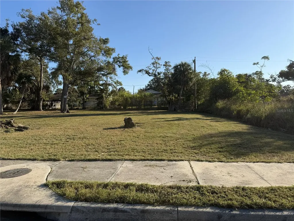 1472 22nd Street Sarasota FL 34234
