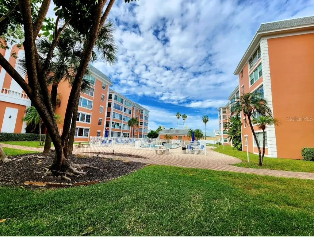 6960 20th Avenue N St Petersburg FL 33710