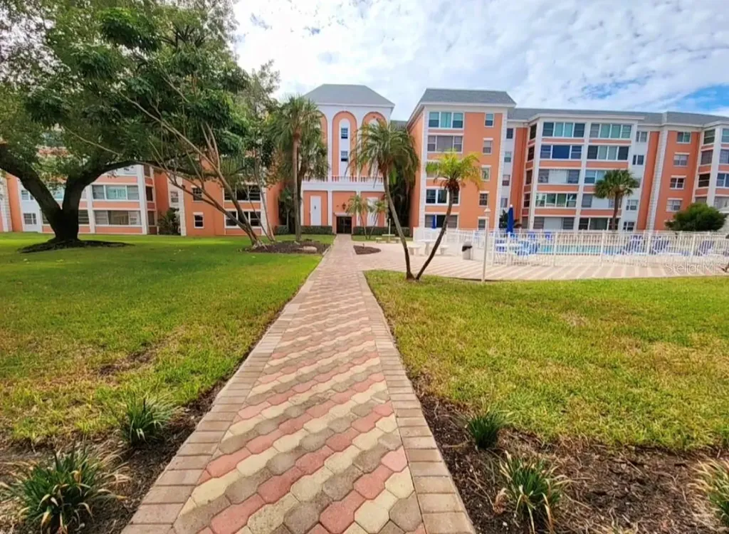 6960 20th Avenue N St Petersburg FL 33710