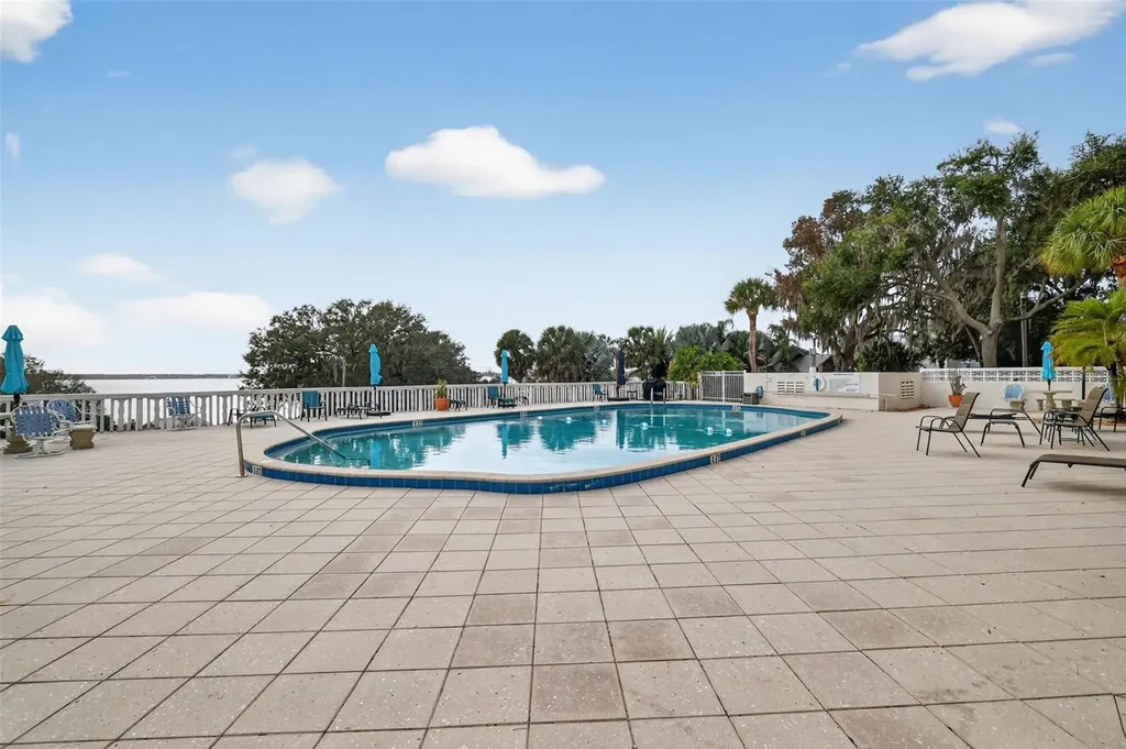 601 N Mcdonald Street Mount Dora FL 32757