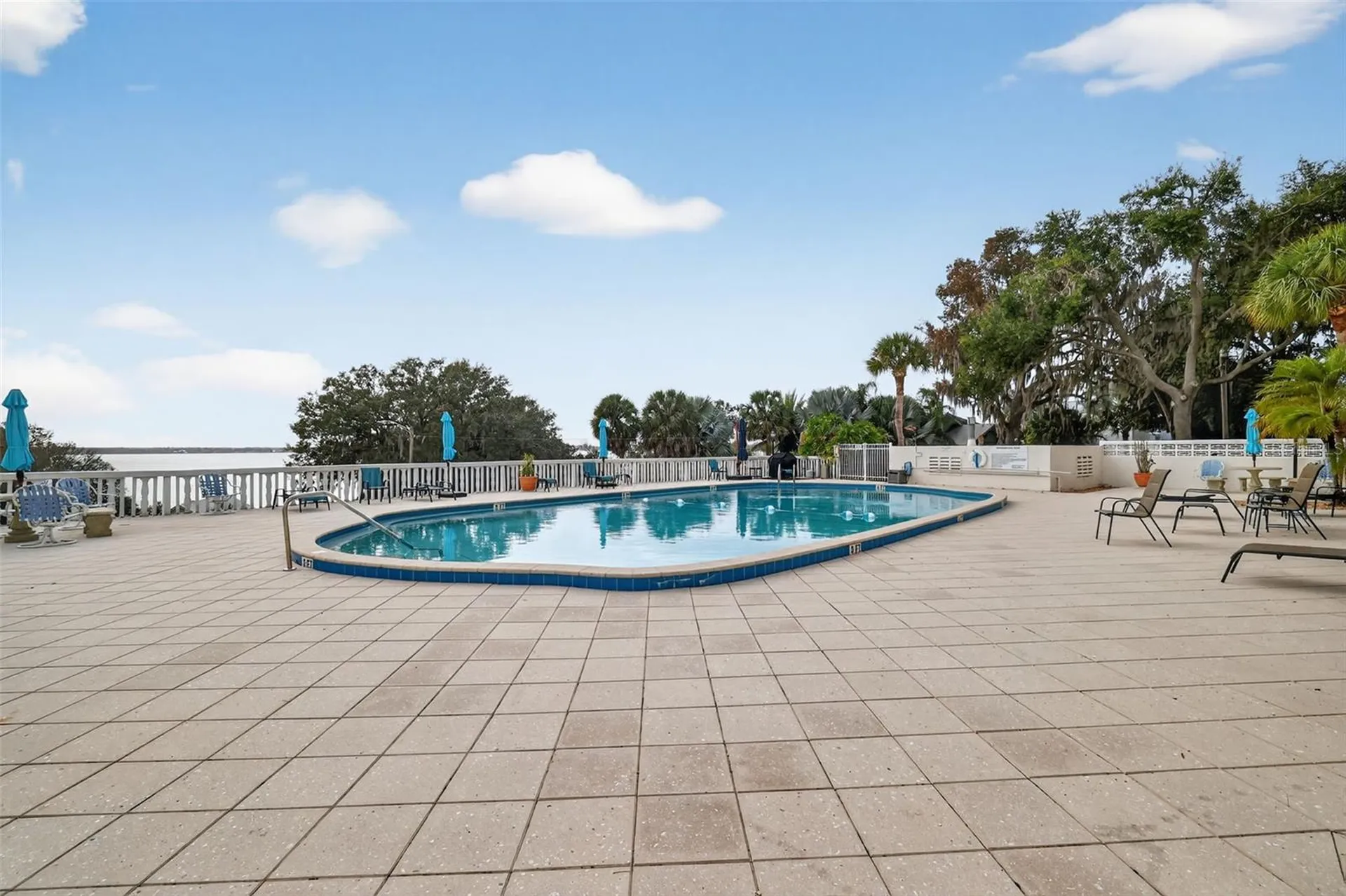 601 N Mcdonald Street Mount Dora FL 32757