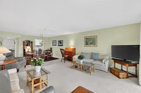 601 N Mcdonald Street Mount Dora FL 32757