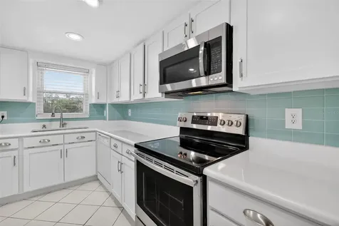 601 N Mcdonald Street Mount Dora FL 32757