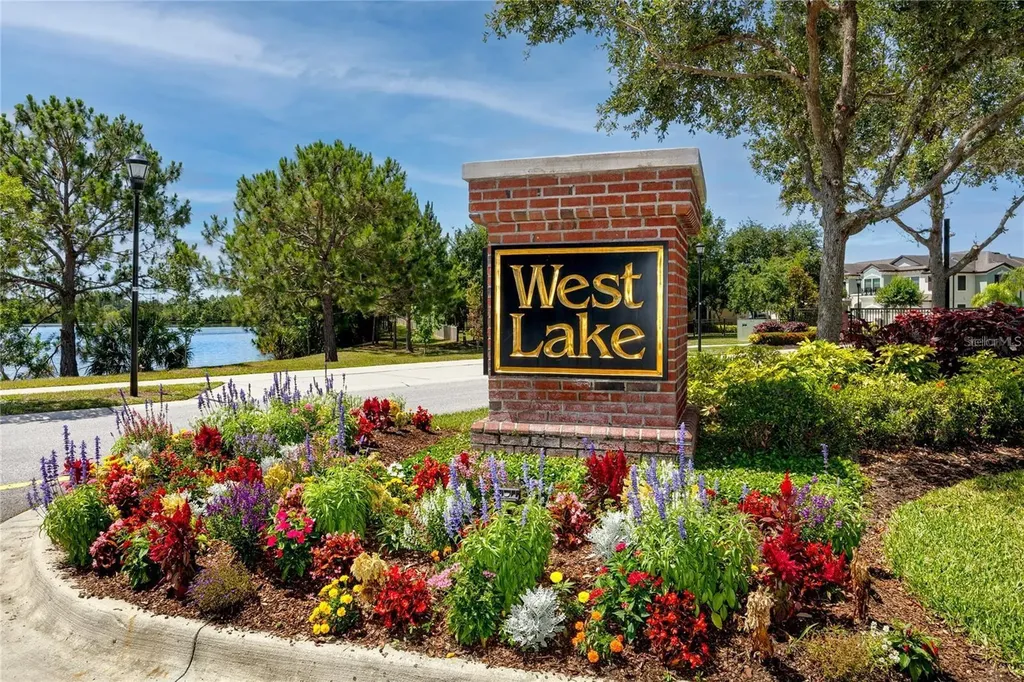 11454 Crowned Sparrow Lane Tampa FL 33626