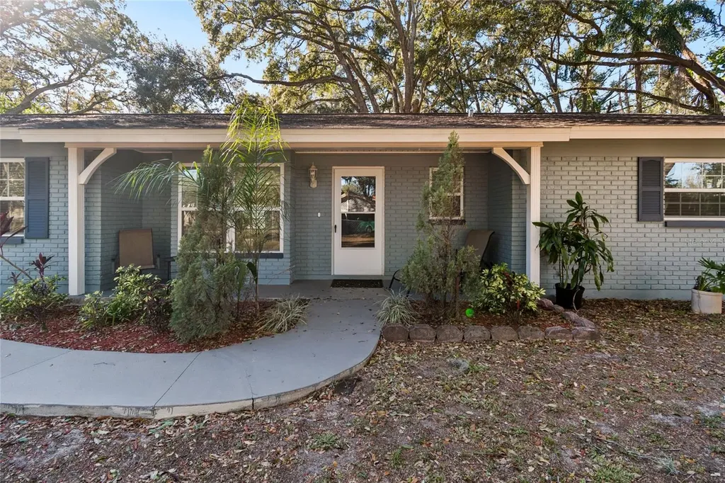 9628 Davis Road Tampa FL 33637