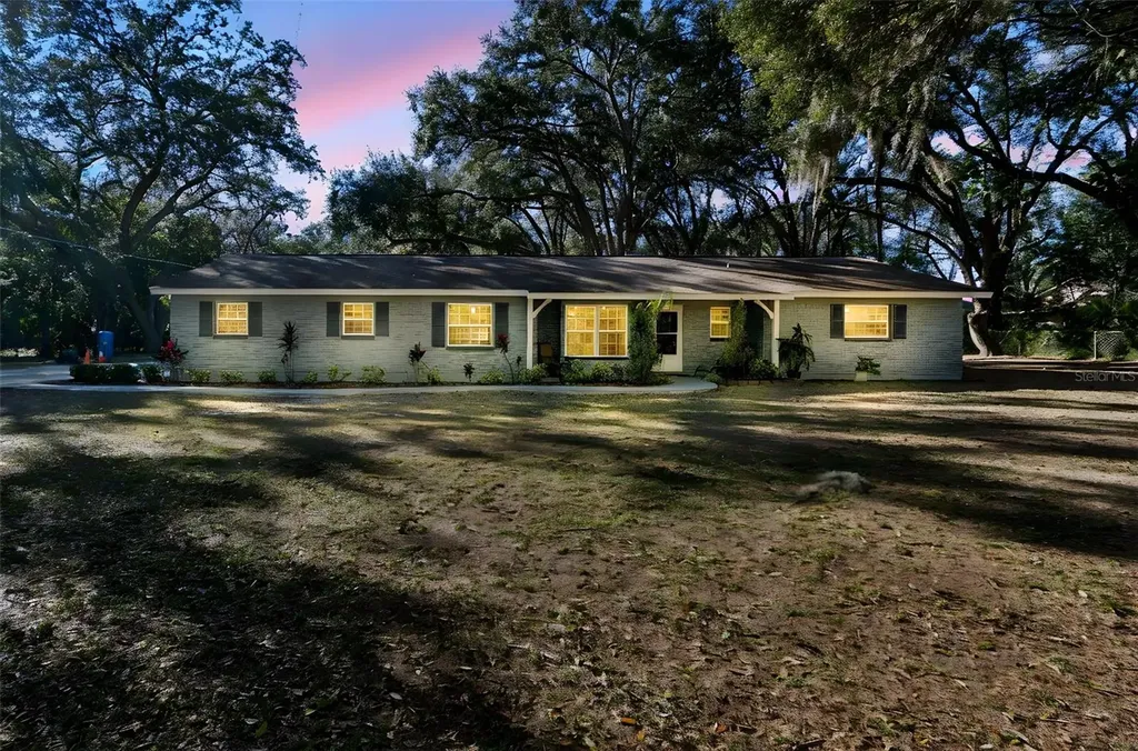 9628 Davis Road Tampa FL 33637