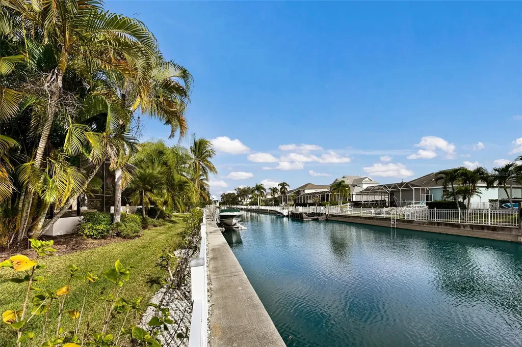 4528 Blue Marlin Drive Bradenton FL 34208
