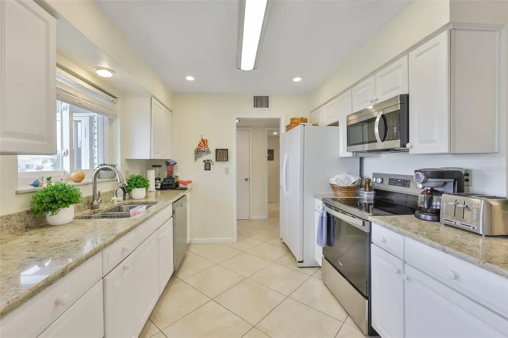 1520 Danbury Drive Sun City Center FL 33573