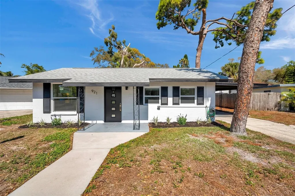 921 7th Street NW Largo FL 33770