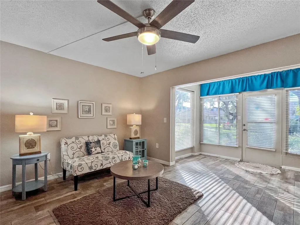 515 30th Avenue W Bradenton FL 34205