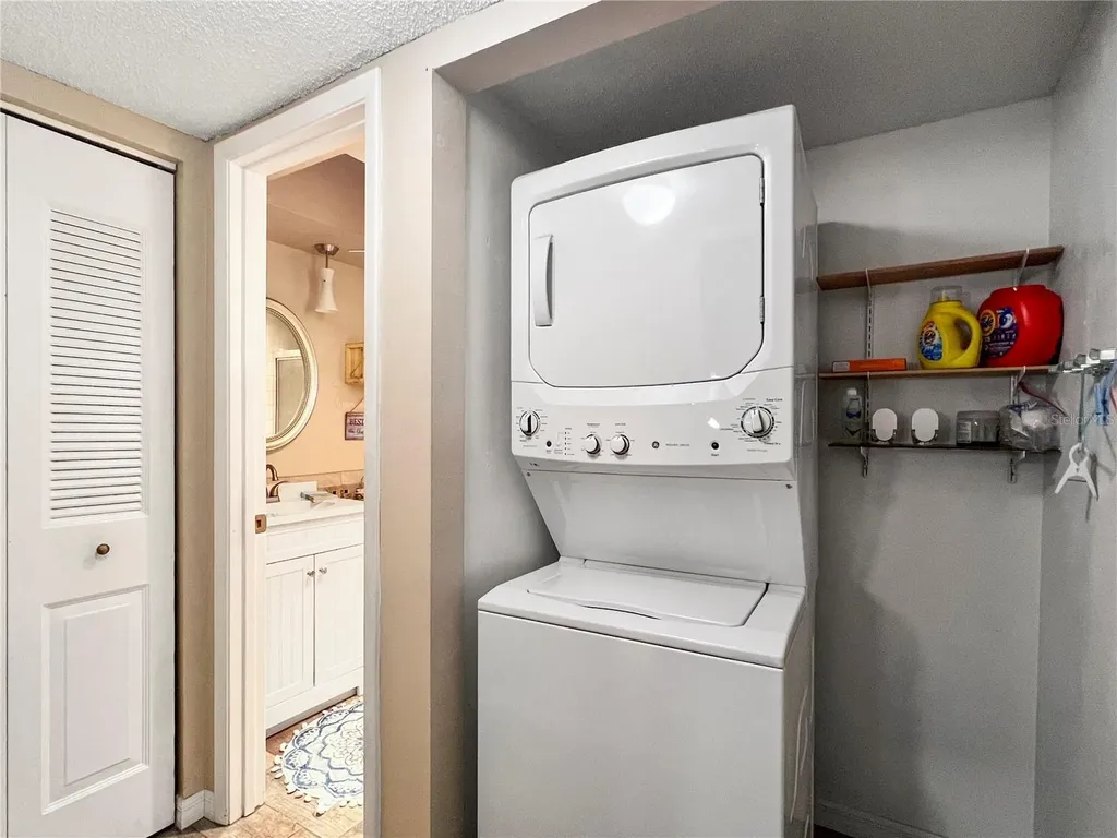 515 30th Avenue W Bradenton FL 34205