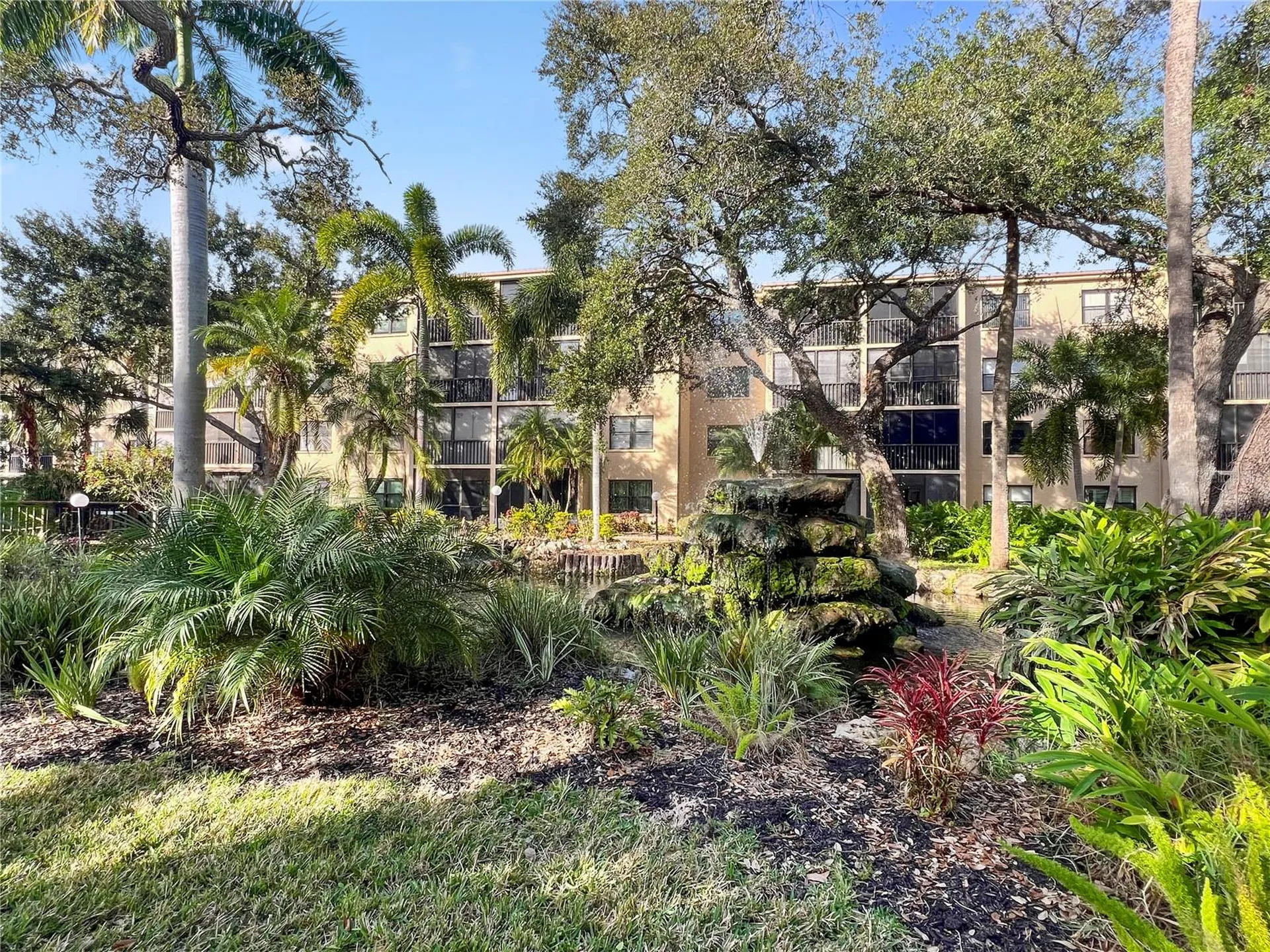 515 30th Avenue W Bradenton FL 34205