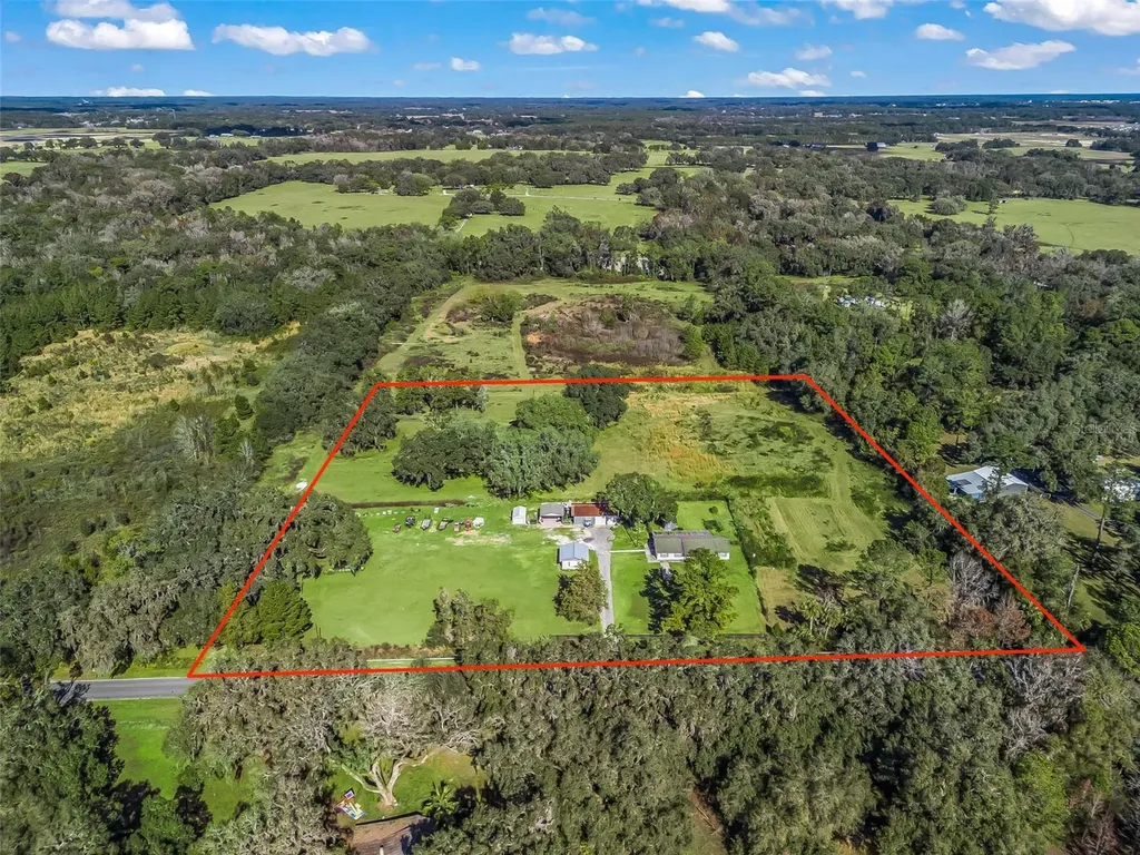 2082 Cr 44a Wildwood FL 34785