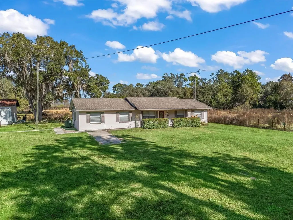 2082 Cr 44a Wildwood FL 34785