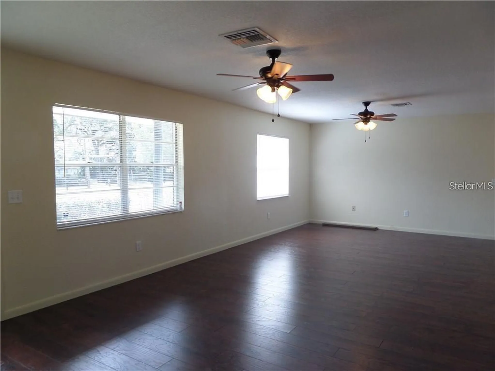 2082 Cr 44a Wildwood FL 34785