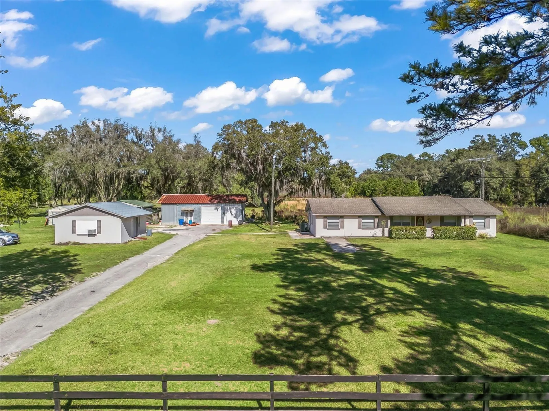 2082 Cr 44a Wildwood FL 34785
