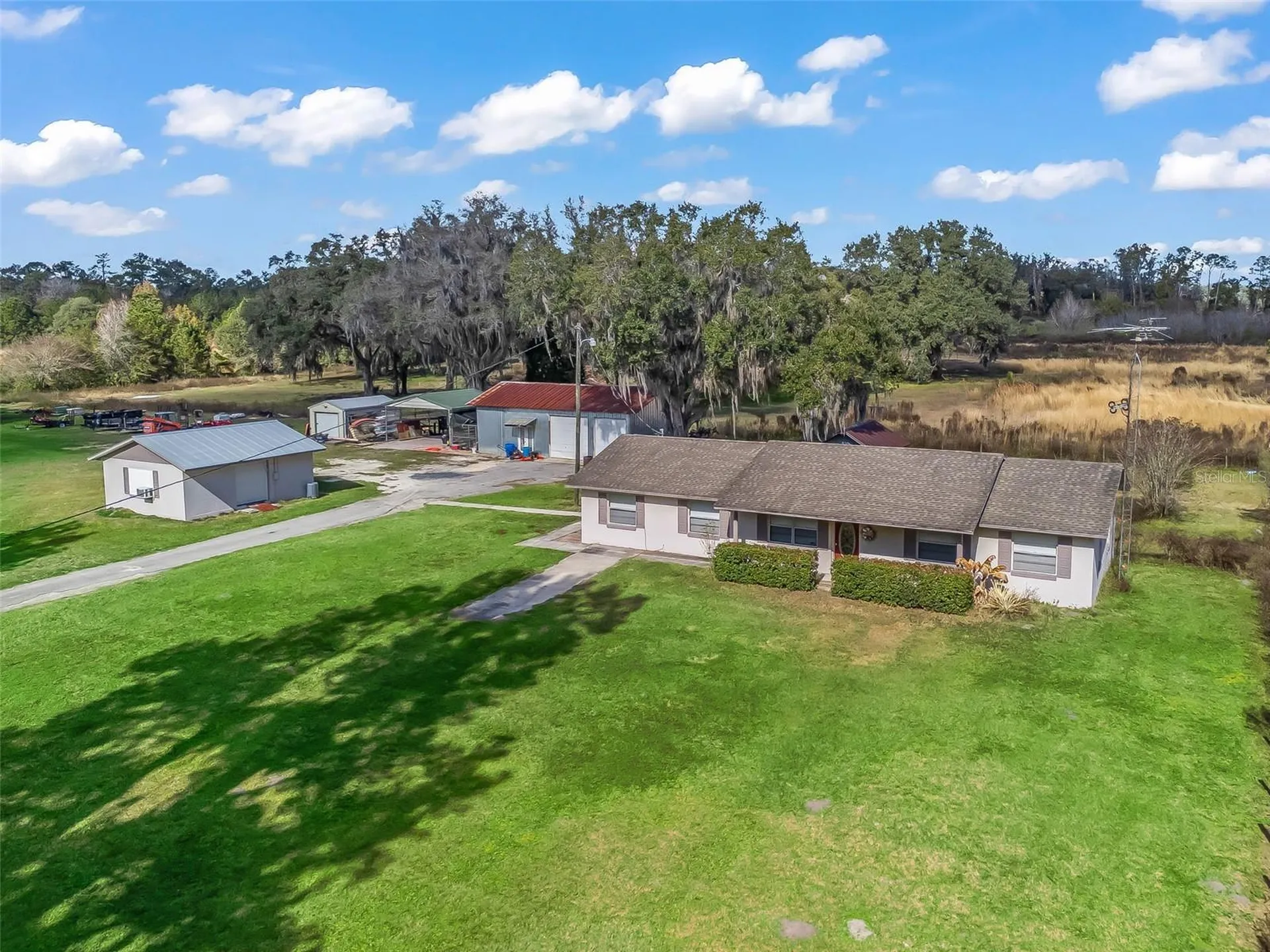 2082 Cr 44a Wildwood FL 34785